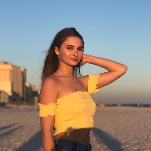 Meet your Posher, Emma - Picture 3 of 4